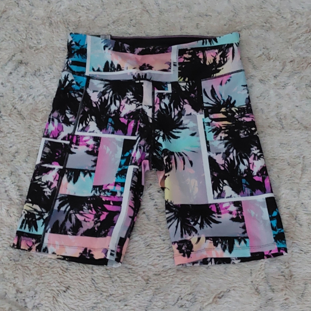 New With Tags Women's Calvin Klein Shorts Size Large